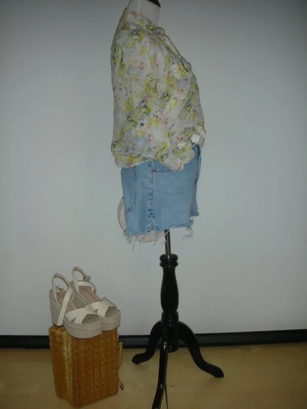 Abercrombie Mom‎ Short High Rise Distressed Denim Shorts Size 26